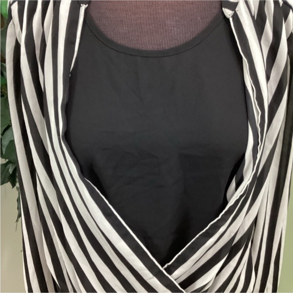 CHICOS blouse Woman’s size 1/small/8 refer to size chart black white - Picture 6 of 16